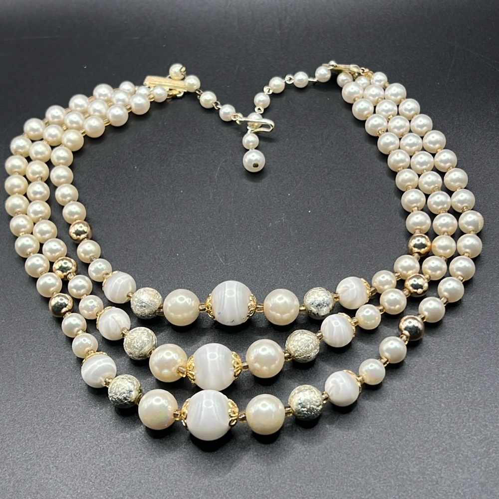 Vintage Japan faux pearl necklace